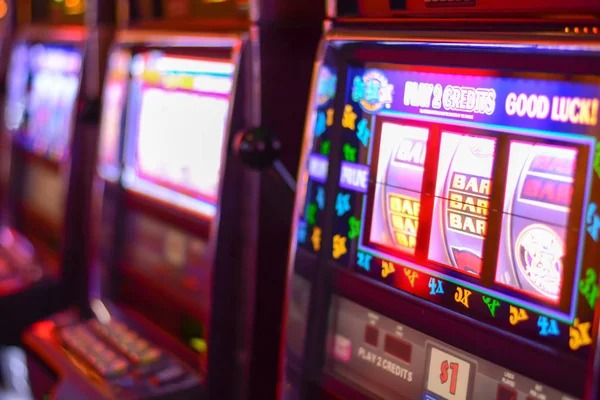 y89slots mobile interface showing Evolution Gaming roulette table with betting options and dealer video